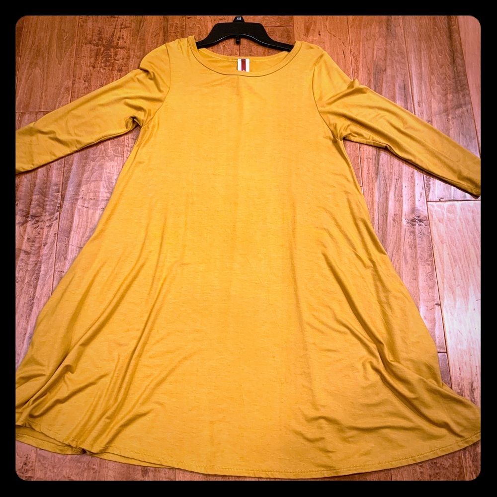 Women’s tunic dress with pockets